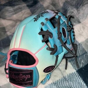 Rawlings 11.75" Heart of the Hide Right  Series Glove